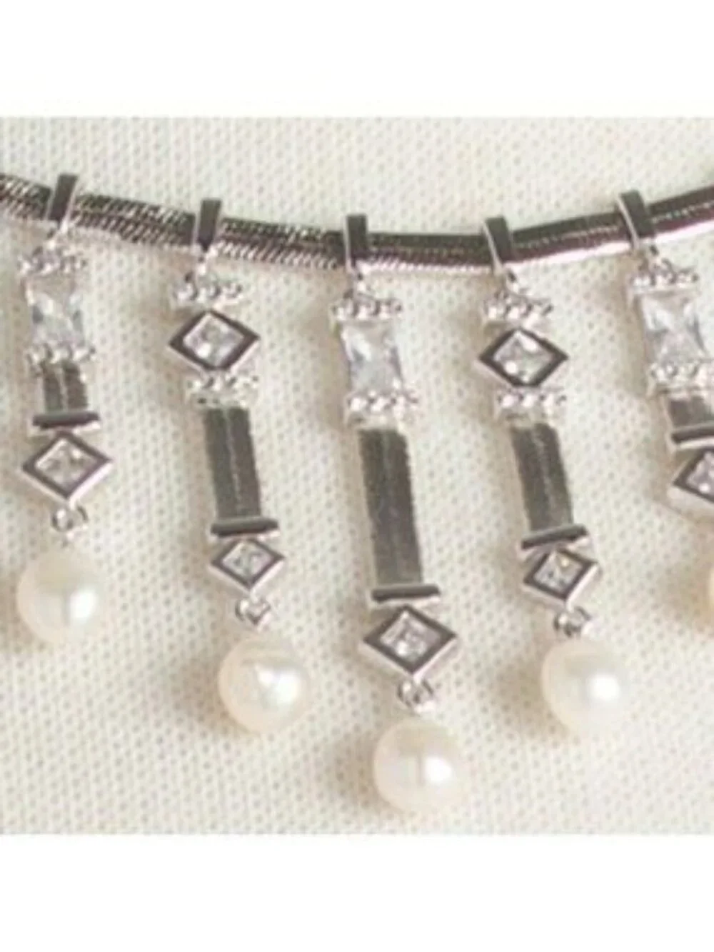 KENDRA SCOTT Silver Gracie White Mix Statement Necklace